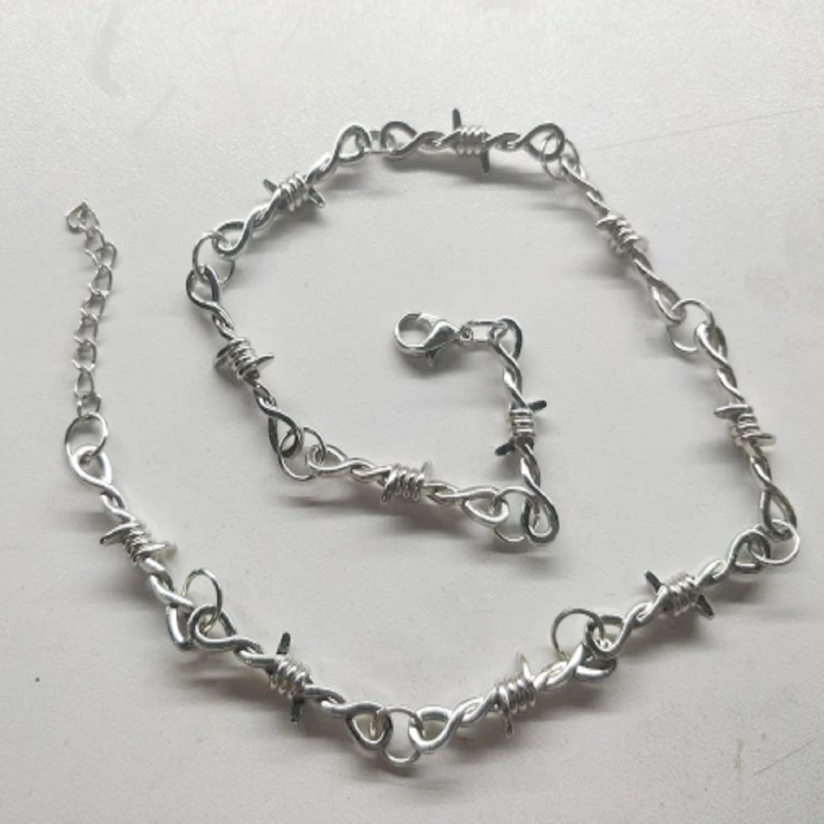 Unisex Exquisite Designed Barbed Wire Chain Necklace - Silver Coated
