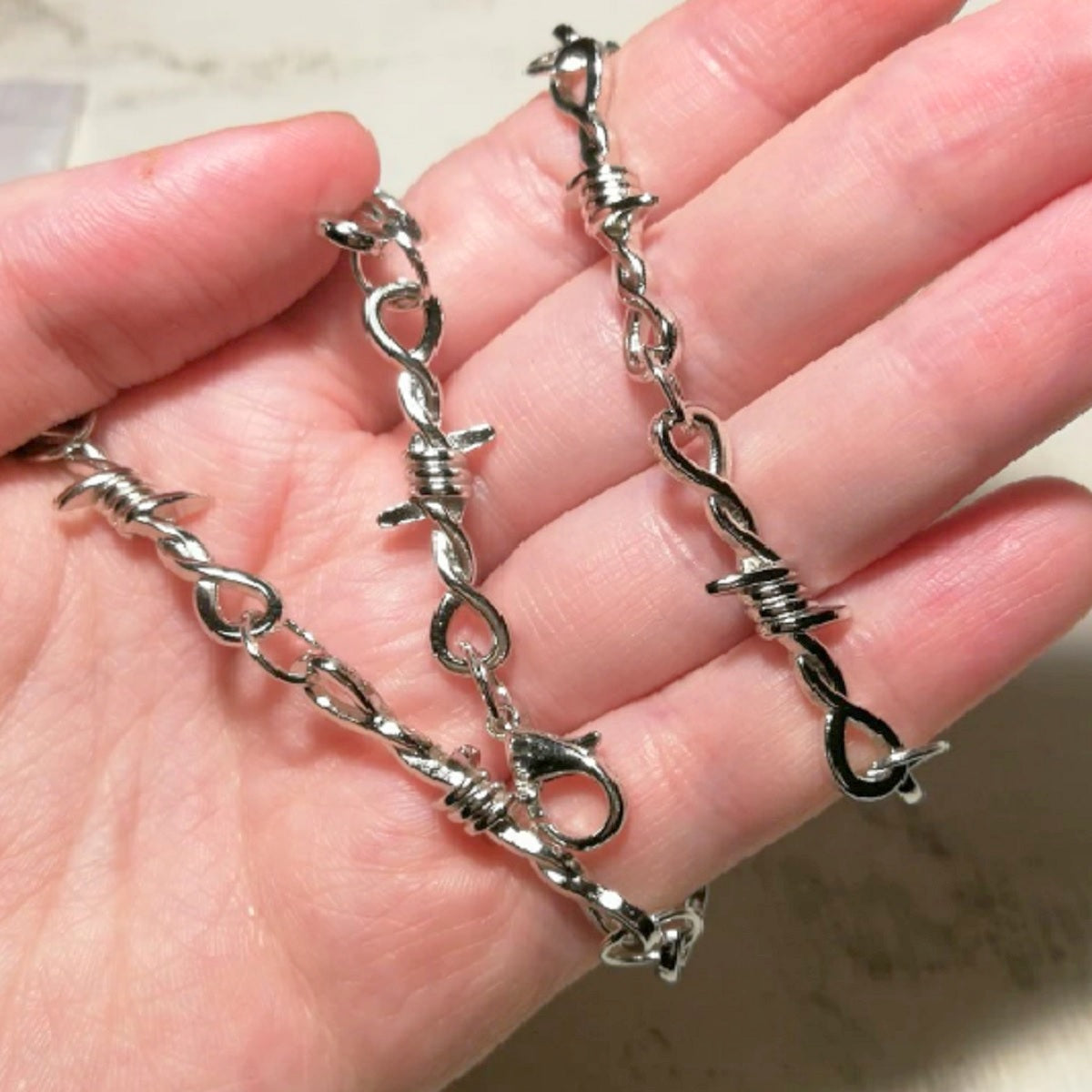 Unisex Exquisite Designed Barbed Wire Chain Necklace - Silver Coated