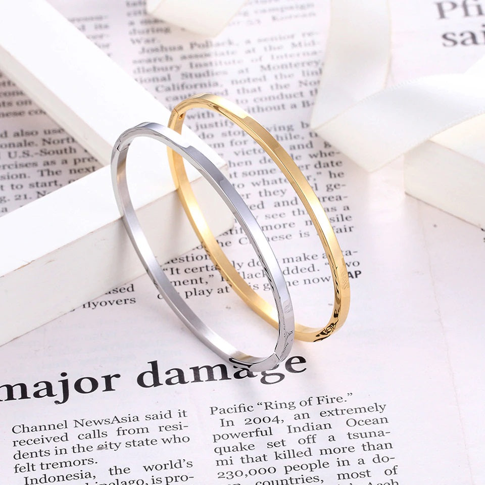 Stainless Steel Trendy Charm Accessory Bangle for Women