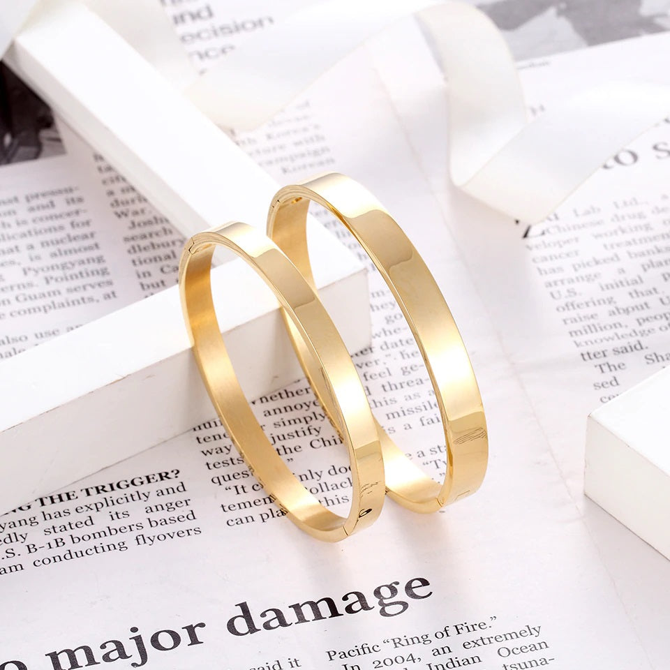 Stainless Steel Trendy Charm Accessory Bangle for Women