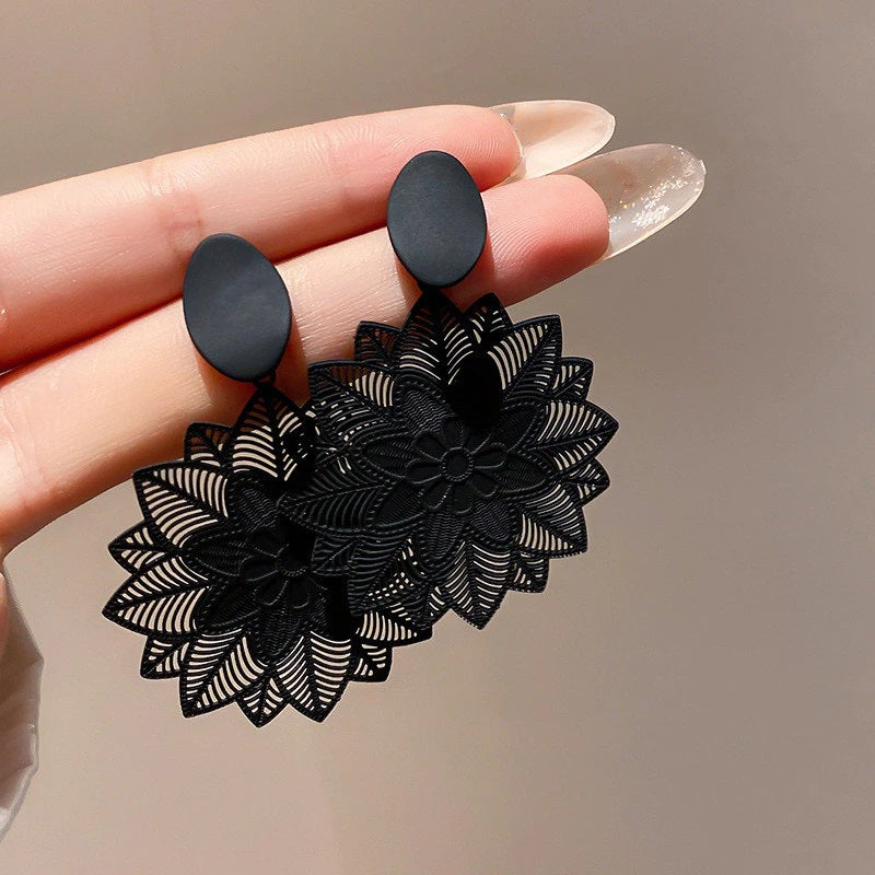 Vintage Flower Hollow Pattern Drop Earring Range
