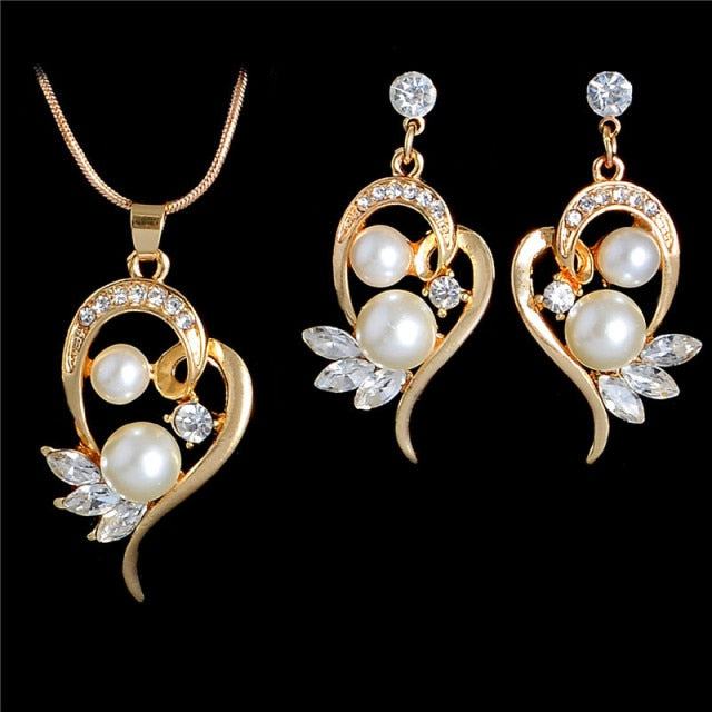 Classic Imitation Pearl Crystal Necklace for Women