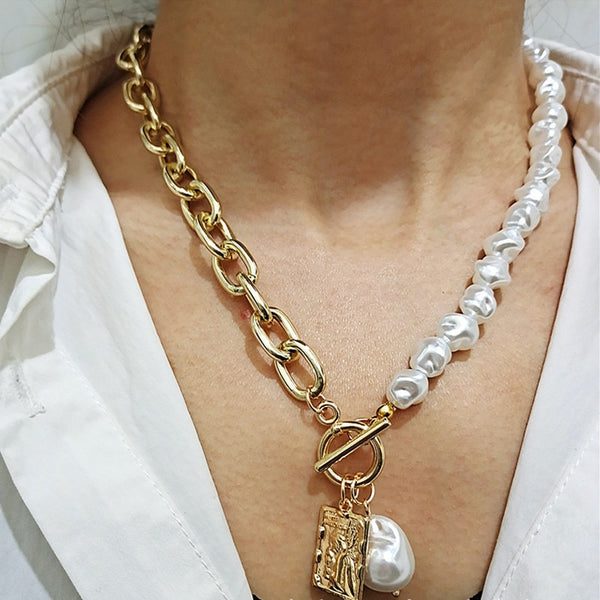 Jazzy Styled Cuban Link Chain Pendant - Pearl Clamp