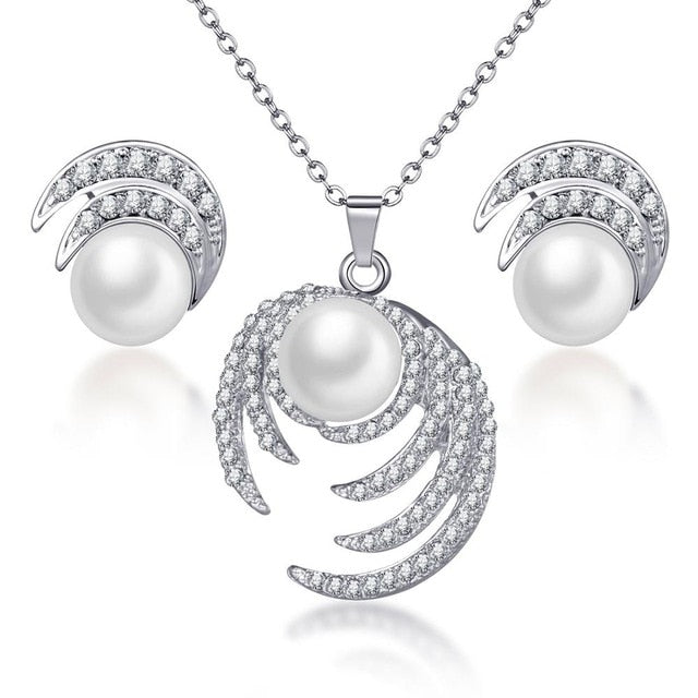 Classic Imitation Pearl Crystal Necklace for Women