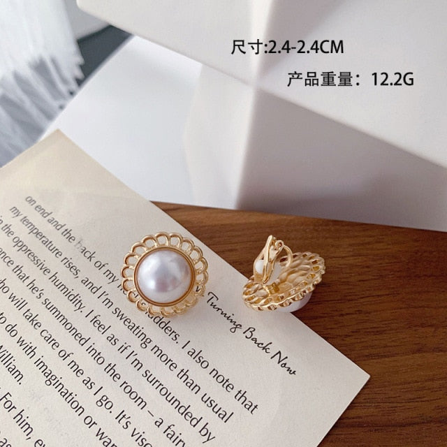 Korean Big Pearl Elegant Design Clip-on Non-Piercing Baroque Earring for Women
